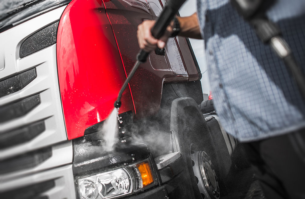 Jet washing HGV